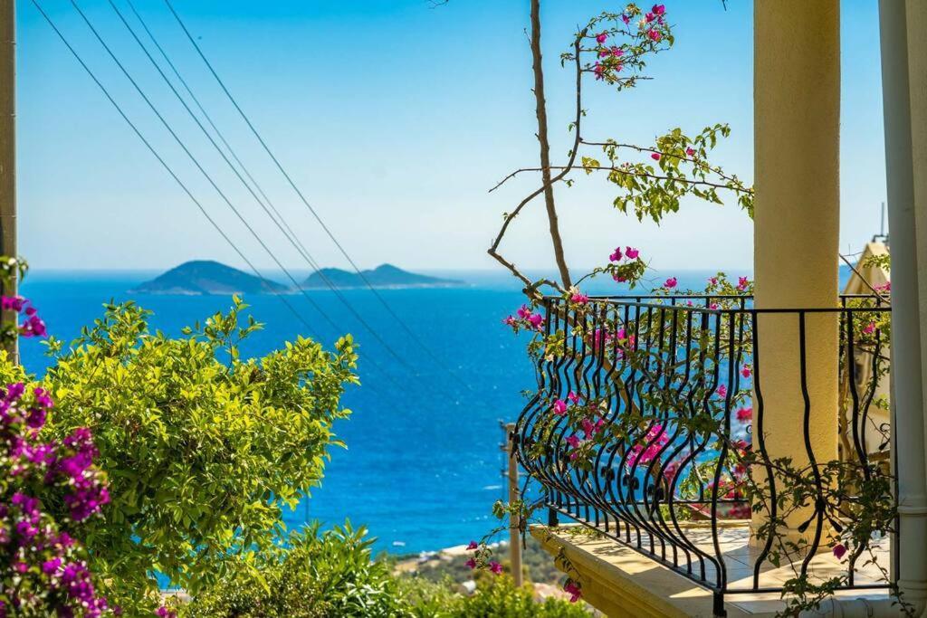 Azure Apartment With Sea View In Kalkan Bagian luar foto